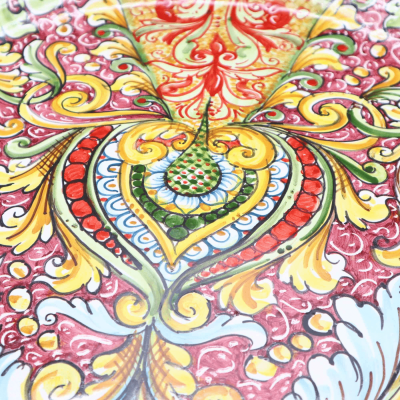 Piatto Ornamentale in ceramica di Caltagirone, decoro barocco su fondo rosso, Ø 45 cm ca. Mod BR - 