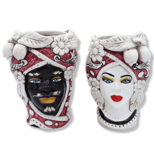 Maurenkopf aus maurischer Caltagirone-Keramik, Fruchtkrone und barockem Dekor auf burgunderrotem Hintergrund, H ca. 20 c