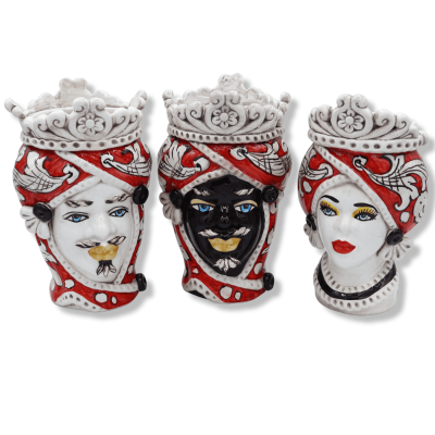 Ceramic blackberry hoofd Caltagirone, met kroon en baroque decoratie op rode achtergrond, 20 cm approx. Mod RP - 