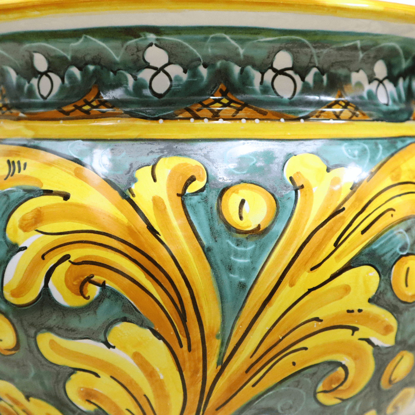 Vaso Portavaso in Ceramica di Caltagirone Barocco 600 verde rame L16