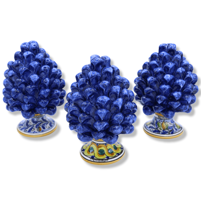 Piña de pino de cerámica siciliana de Caltagirone, color azul antiguo con tallo decorado, decoración de tallo al azar - 