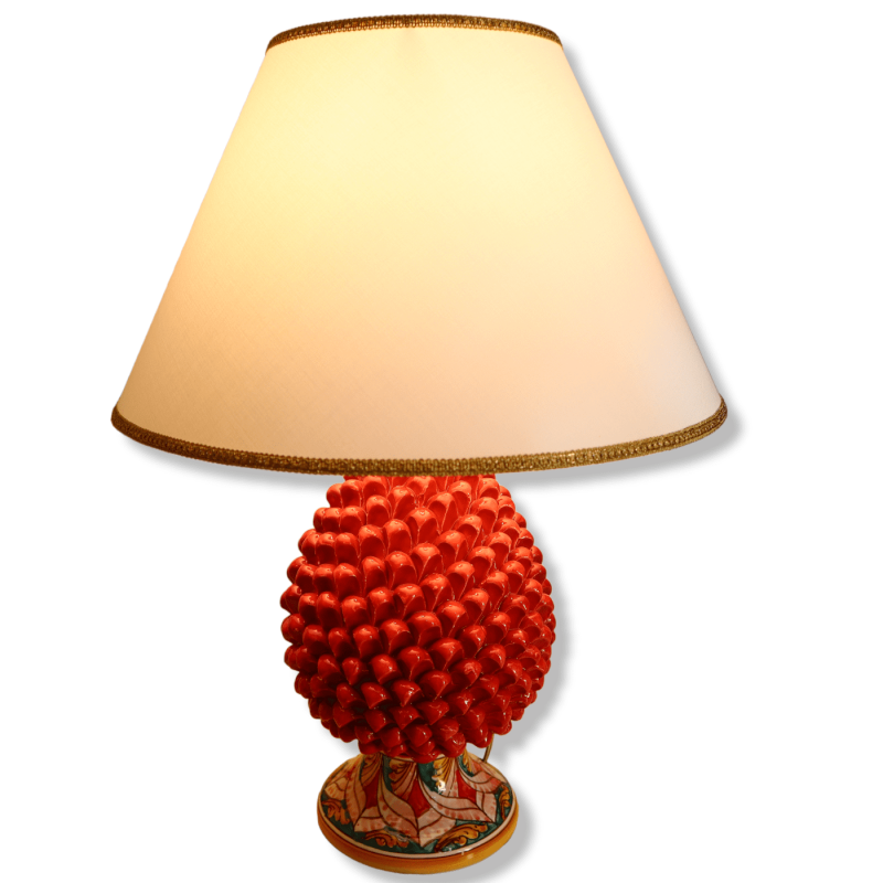Candeeiro Pigna em cerâmica Caltagirone, Vermelho com haste de decoração barroca e geométrica, altura 55 cm aprox. Mod T