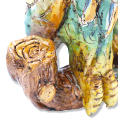 Owl på gren i Ceramica di Caltagirone, dekorerad med apelsin och grön plumage, h 30 cm ca. Mod SCR - 