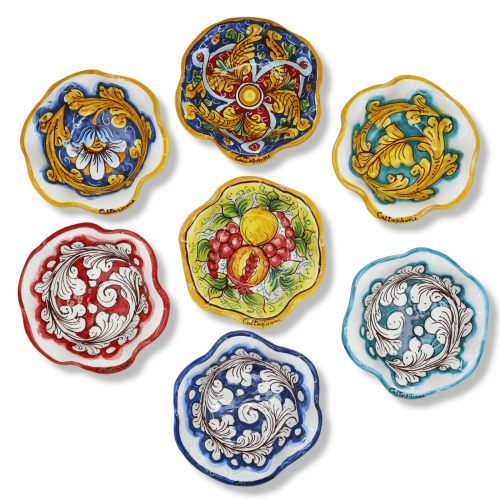 Keramisk skål av Caltagirone, Valbar dekoration, L 15 cm x h 5 cm ca. (1pz) Mod TD - 
