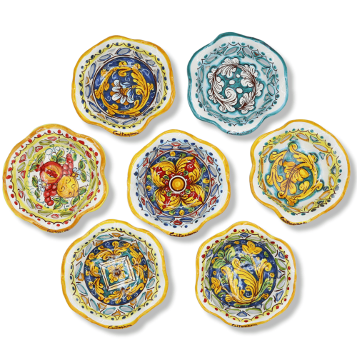 Smält och perforerad skål i keramik av Caltagirone, Selectable dekoration, L 15 cm x h 5 cm approx. (1pz) Mod TD - 