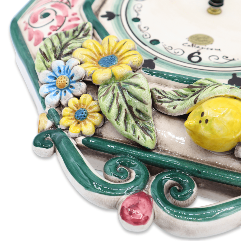 Orologio in ceramica Caltagirone - h 43 cm ca. Completo di Ingranaggio, barocco verde e '600, applicazioni limoni -  Orologio in ceramica Caltagirone - h 43 cm ca. Completo di Ingranaggio, barocco verde e '600, applicazioni limoni -