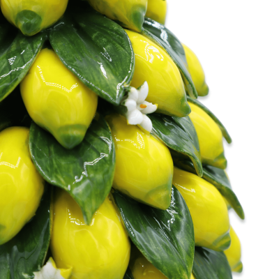 Pyramid of Lemons står i fin keramik, apelsinblomblad och blommor, två storlekar (1 st) - 