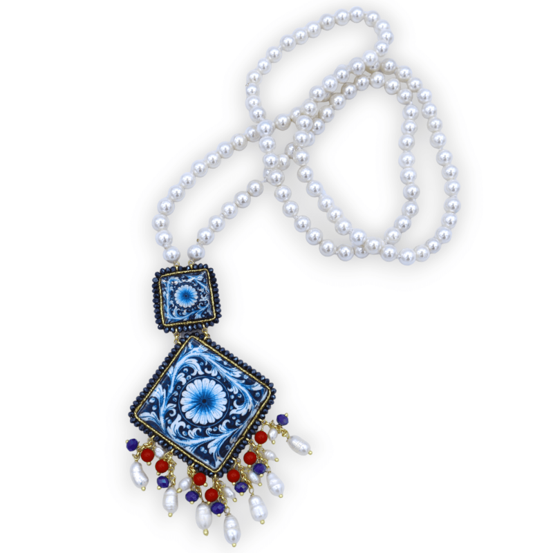 Collana con Perle naturali e inserti di mattonelline in pietra lavica e maioliche siciliane, L 65 + 9 cm ca. -