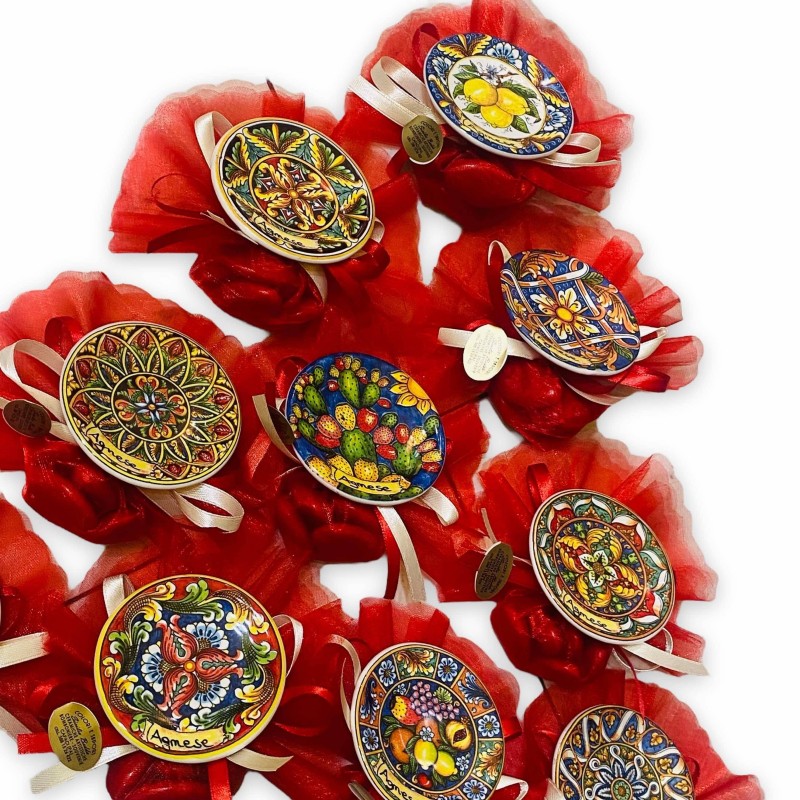 Bomboniere magnete Piattino Siciliano 6,5cm in ceramica, scritta personalizzata, saccoccino in Velo, nastri in Raso e 5 