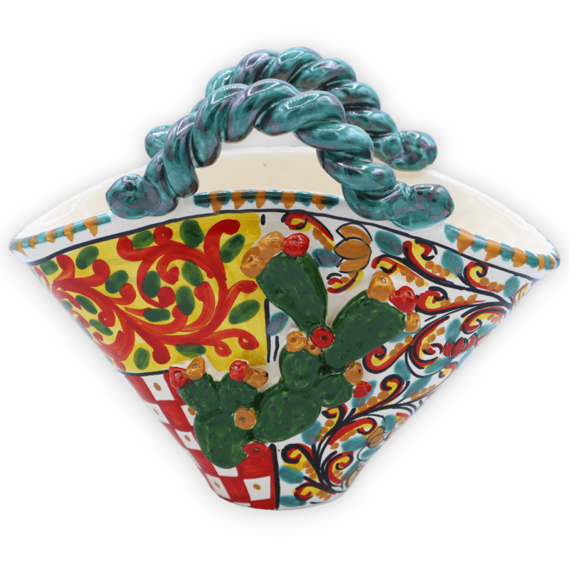 Coffa in pregiata ceramica Caltagirone con applicazione pala ficodindia e decoro carretto siciliano, L 26 cm x h 21 cm c