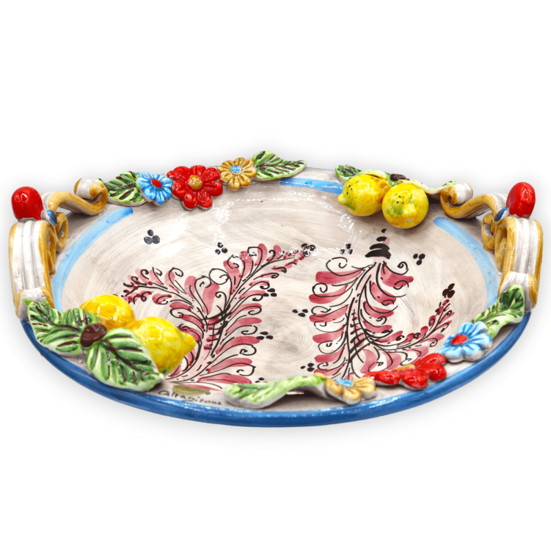 Caltagirone keramiek middenstuk, met gekleurde applicaties en '600 decoratie, Ø 37 cm ca. - 