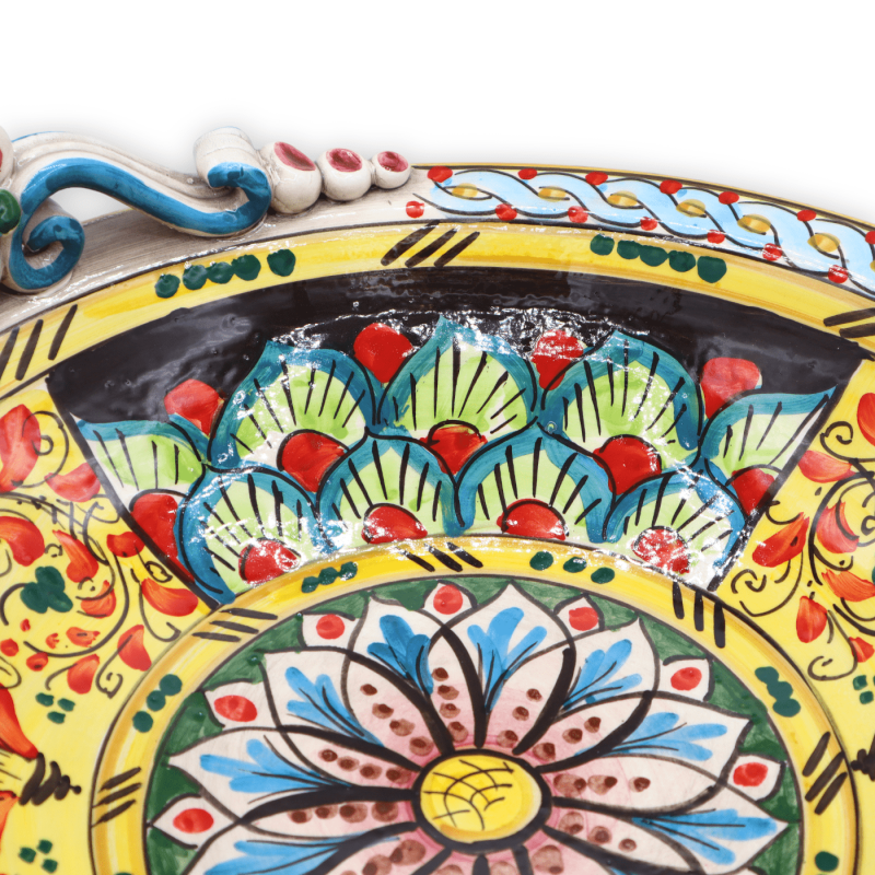 Caltagirone keramiskt mittstycke, 1600-talsdekor, påfågelsvans och blomma, Ø 37 cm ca. - 