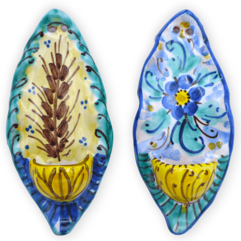 Holy water stoup in Sicilian ceramic, leaf-shaped, random decoration and colour, h 10 cm x L 5 cm approx. (1pc) PC mod -