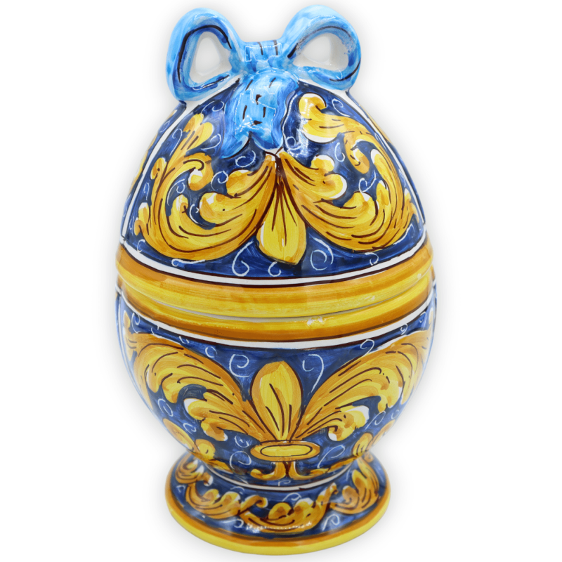 Uovo porta gioie con nastro in ceramica di Caltagirone, decoro barocco fondo blu, h 22 cm ca. Mod. CAN - 