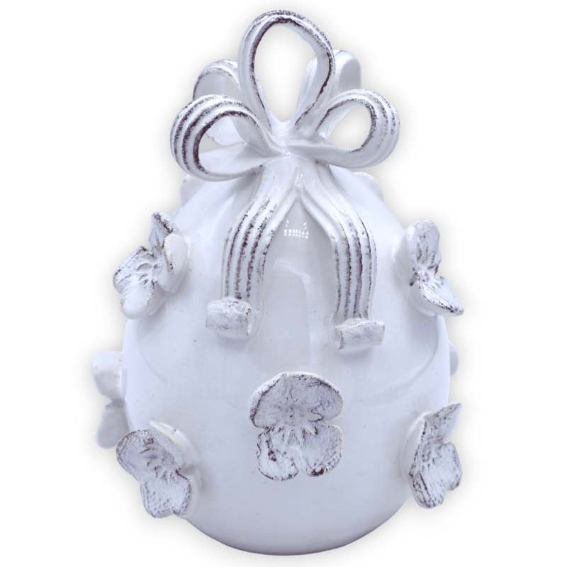 Uovo Bianco con nastro in pregiata Ceramica, con applicazioni di fiori, h 16 cm ca. Mod. GIG - 