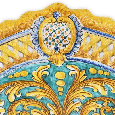 Centro de mesa em cerâmica Caltagirone, decoração barroca recortada e perfurada, l 55 x d 47 cm aprox. Mod BR - 