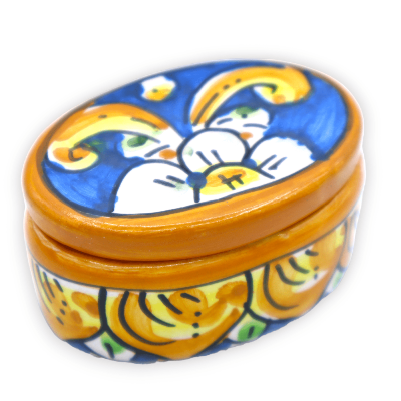 Ceramiczne pudełko na biżuterię Caltagirone, owalne, wys. 7 x szer. 4,5 cm ok. (1 szt.) losowa dekoracja i kolor - 