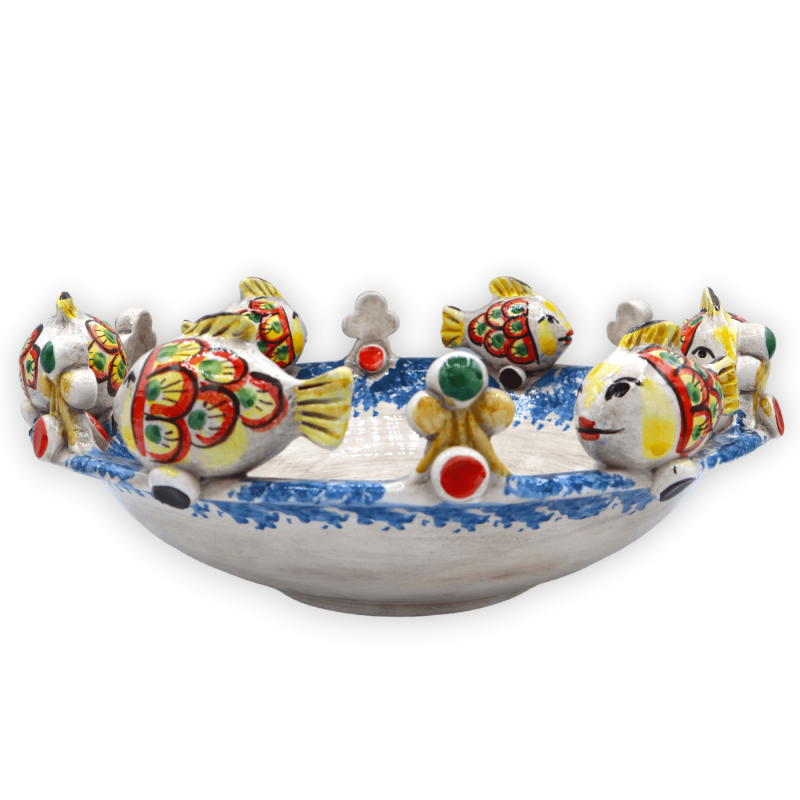 Tafelaufsatz aus Caltagirone-Keramik mit gedrechseltem Fisch und blauem Dekor aus dem 17. Jahrhundert, Ø ca. 30 cm. RP-M