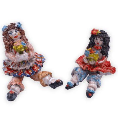 Pop in kostbaar keramiek, in twee opties - h 9 cm en L 10 cm ca. (1 stuk) - 