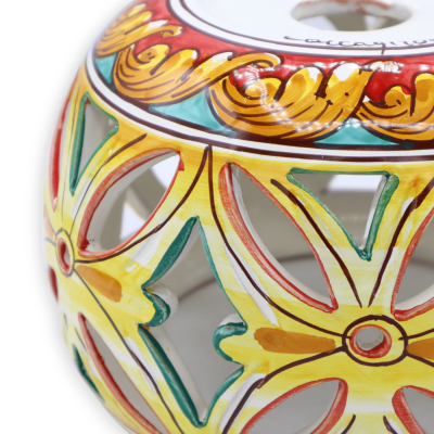 Perforowany żyrandol z ceramiki Caltagirone, barokowa dekoracja z czerwonym i zielonym tłem - Ø 22 cm ok. Mod TD - 