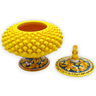 Biscottiera Pigna con gambo, ceramica Caltagirone, h 30 x Ø 25 cm ca. Giallo, decoro barocco su fondo blu e fiore - 