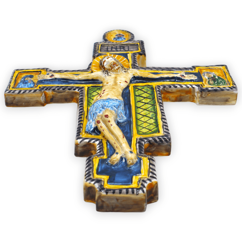 Kruisbeeld van San Benedetto in Siciliaans keramiek, met de hand gedecoreerd - h 33 cm en L 27 cm ca. Mod BN - 