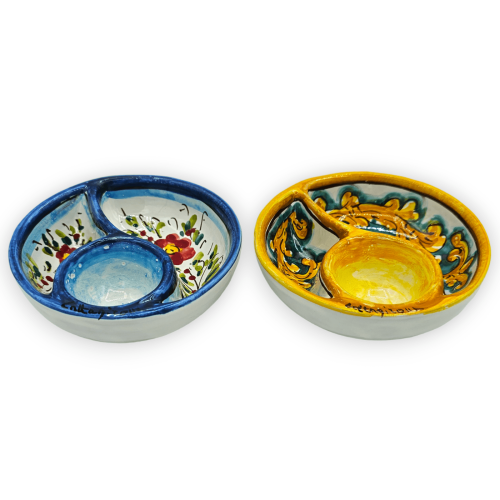 Tischsaucen- oder Gewürzhalter aus Caltagirone-Keramik, mit zwei Dekorationsmöglichkeiten, Ø ca. 10 cm. TD-Mod - 
