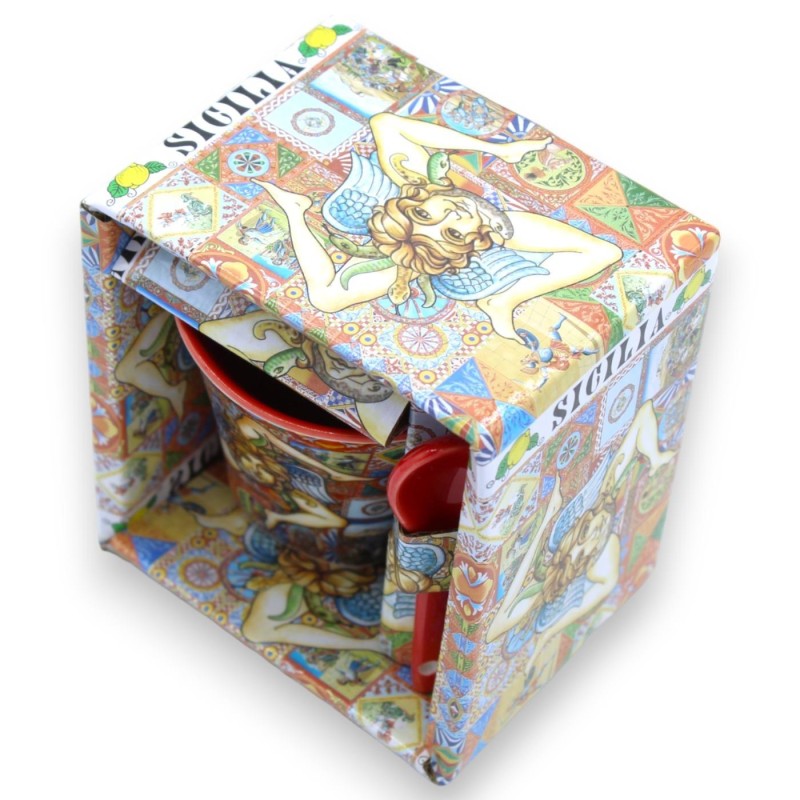 Taza de cerámica con cuchara - h 7 x l 9 cm aprox. - Estampado Trinacria y mayólica siciliana, caja incluida. - 