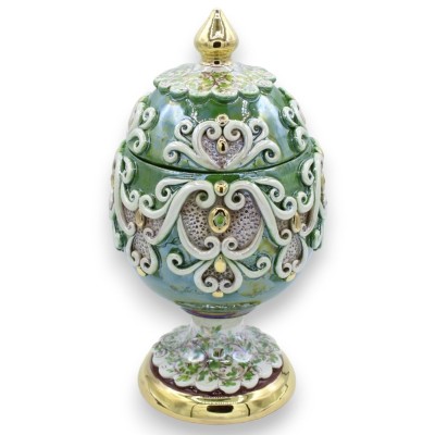 Ovo em cerâmica Caltagirone estilo Fabergé, 30 cm aprox. - com relevos em esmalte ouro puro 24k, verde - 