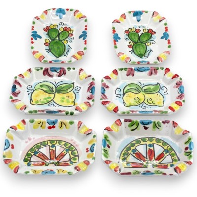 Rechteckiger, abgeschrägter Aschenbecher aus Caltagirone-Keramik – L 12 cm x 9 cm (1 Stück), zufällige Dekoration und Fa