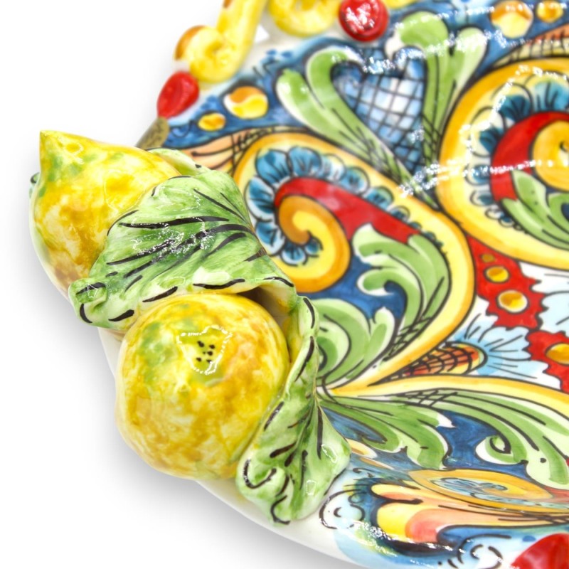 Peça central de cerâmica Caltagirone - Ø 30 cm e h 10 cm aprox. decoração barroca e floral com limões em relevo - 