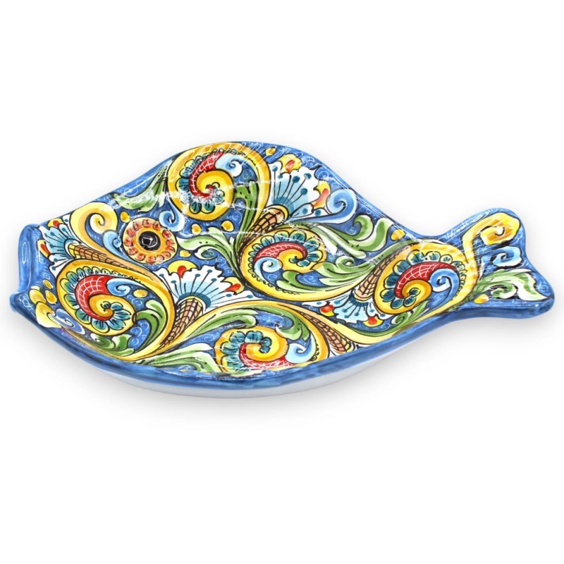 Flaches Fisch-Serviertablett aus Caltagirone-Keramik, L 40 x 30 cm ca. Mehrfarbige Barockdekoration, blauer Hintergrund 