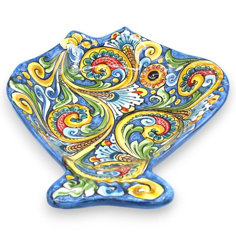 Flaches Fisch-Serviertablett aus Caltagirone-Keramik, L 40 x 30 cm ca. Mehrfarbige Barockdekoration, blauer Hintergrund 