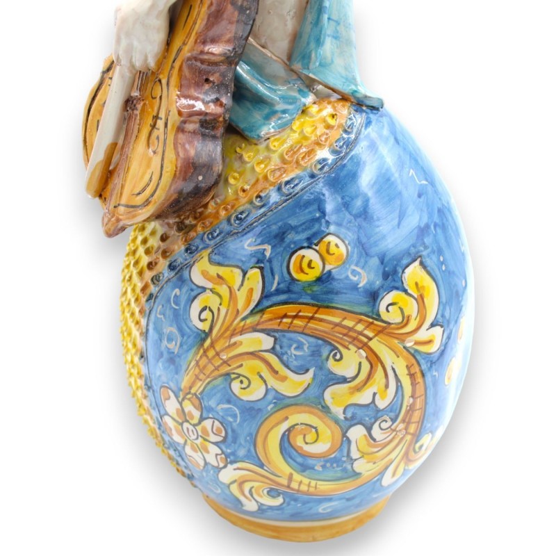 Putto auf Ei mit Cello und Noten, Caltagirone-Keramik – H ca. 33 cm. Blau und Barock - 