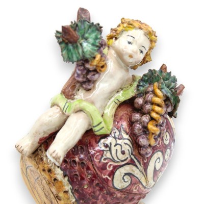 Putto auf Fass aus Caltagirone-Keramik – H ca. 20 cm (1 Stück) mit Dekorationsmöglichkeiten - 