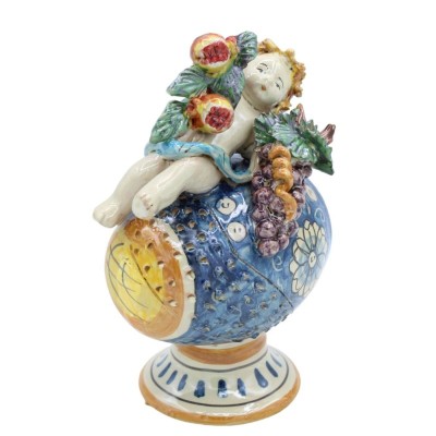 Putto auf Fass aus Caltagirone-Keramik – H ca. 20 cm (1 Stück) mit Dekorationsmöglichkeiten - 