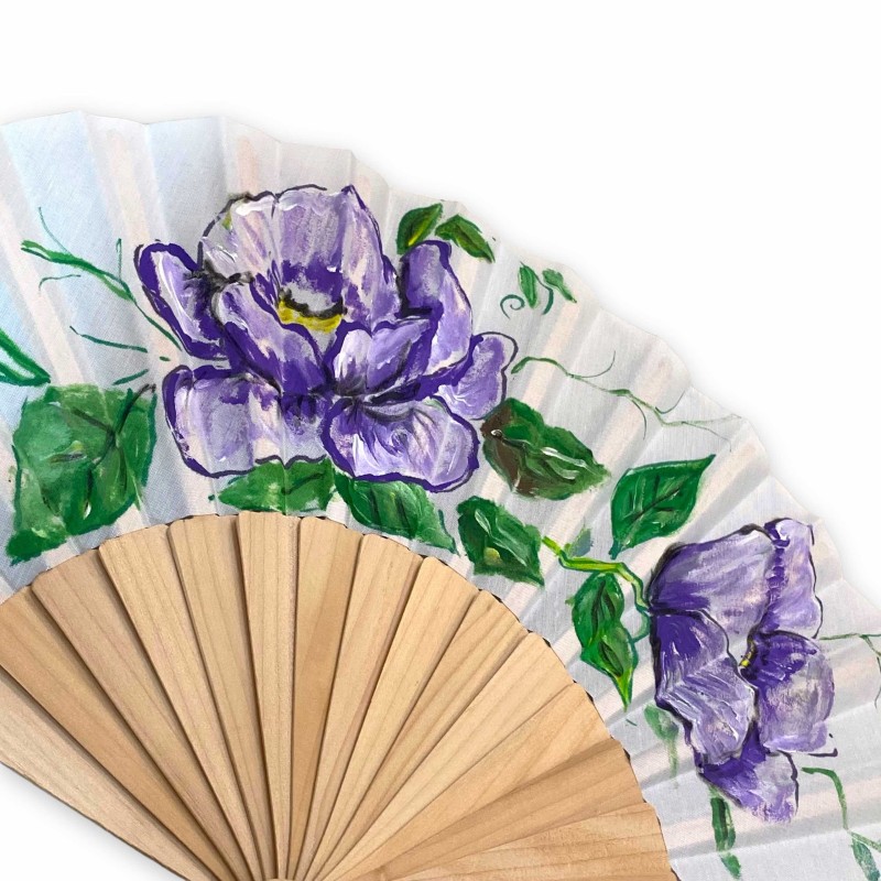 Leque artesanal de madeira com tecido decorado à mão, flores lilás - aprox. 23 cm. - 