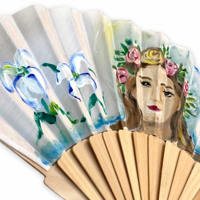 Éventail en bois fabriqué à la main avec tissu décoré à la main, visage de Santa Rosalia et fleurs - environ h 23 cm. - 