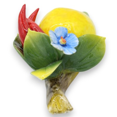 Ramo con composizione di limone, fiore e peperoncini in pregiata ceramica h 15 cm ca. - 