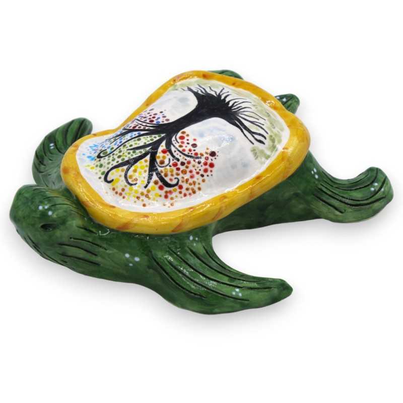 Tartaruga in pregiata ceramica Siciliana, l 17 cm ca. Con albero della vita dipinto sul guscio - 