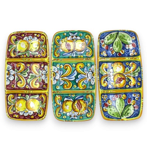 Rechteckige Antipasti-Schale mit drei Fächern aus Caltagirone-Keramik – L ca. 25 cm. (1 Stück) mit drei Farboptionen - 