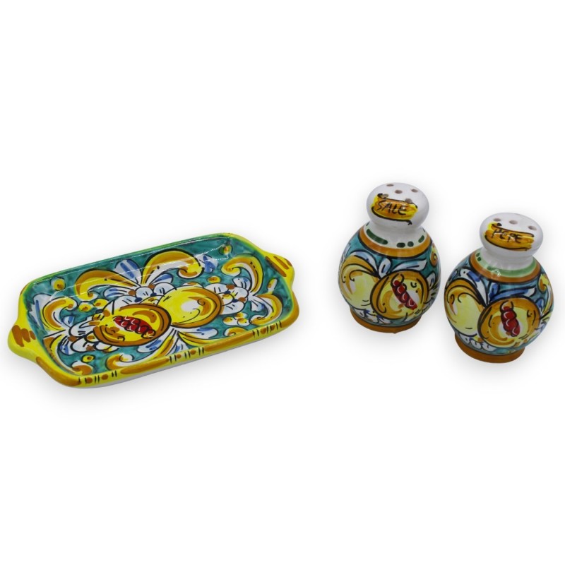 Conjunto de sal e pimenta com bandeja, cerâmica Caltagirone - decoração com verdete, romã, limão e flores - 