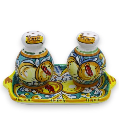 Set Sale e Pepe con vassoio, ceramica Caltagirone - verderame, decoro melograno, limone e fiori - 