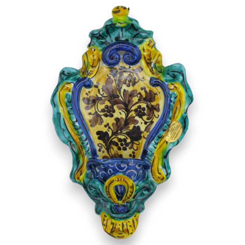 Bénitier en céramique sicilienne, h 23 x 14 cm environ. fond jaune, bleu et vert, décoration florale MD6 - 