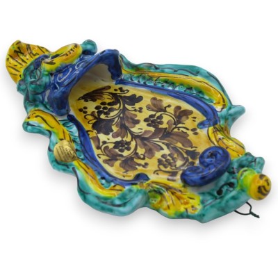 Bénitier en céramique sicilienne, h 23 x 14 cm environ. fond jaune, bleu et vert, décoration florale MD6 - 