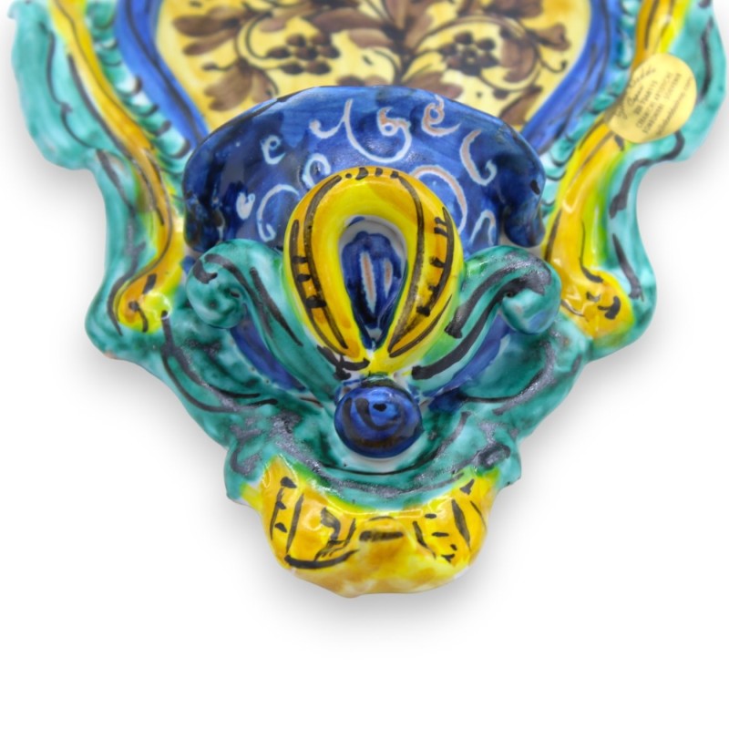 Acquasantiera in ceramica Siciliana, h 23 x 14 cm ca. fondo giallo, blu e verde, decoro fiori MD6 - 