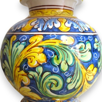 Lume barocco in ceramica Caltagirone - h 55 cm ca. decoro Barocco fondo blu - 