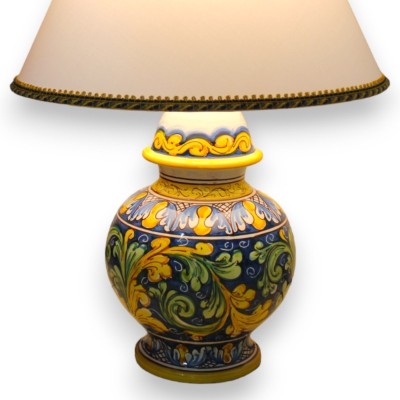 Barocklampe aus Caltagirone-Keramik – H ca. 55 cm Barocke Dekoration auf blauem Hintergrund - 