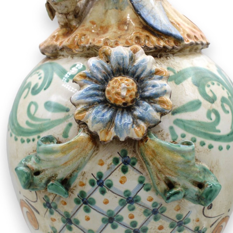 Coppia di Lumiere "Signorotti" in ceramica Caltagirone, h 50 cm ca. decoro barocco e applicazioni - 