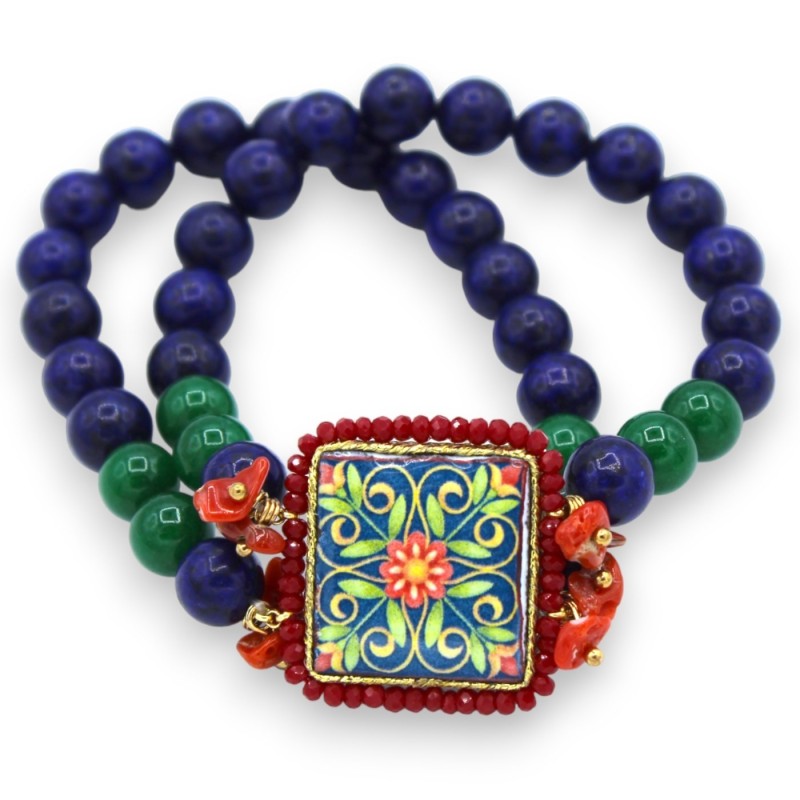 Armband med dubbeltråd av Lapis och grön agat, ca 18 cm. lavasten kakel och vinröd majolika - 